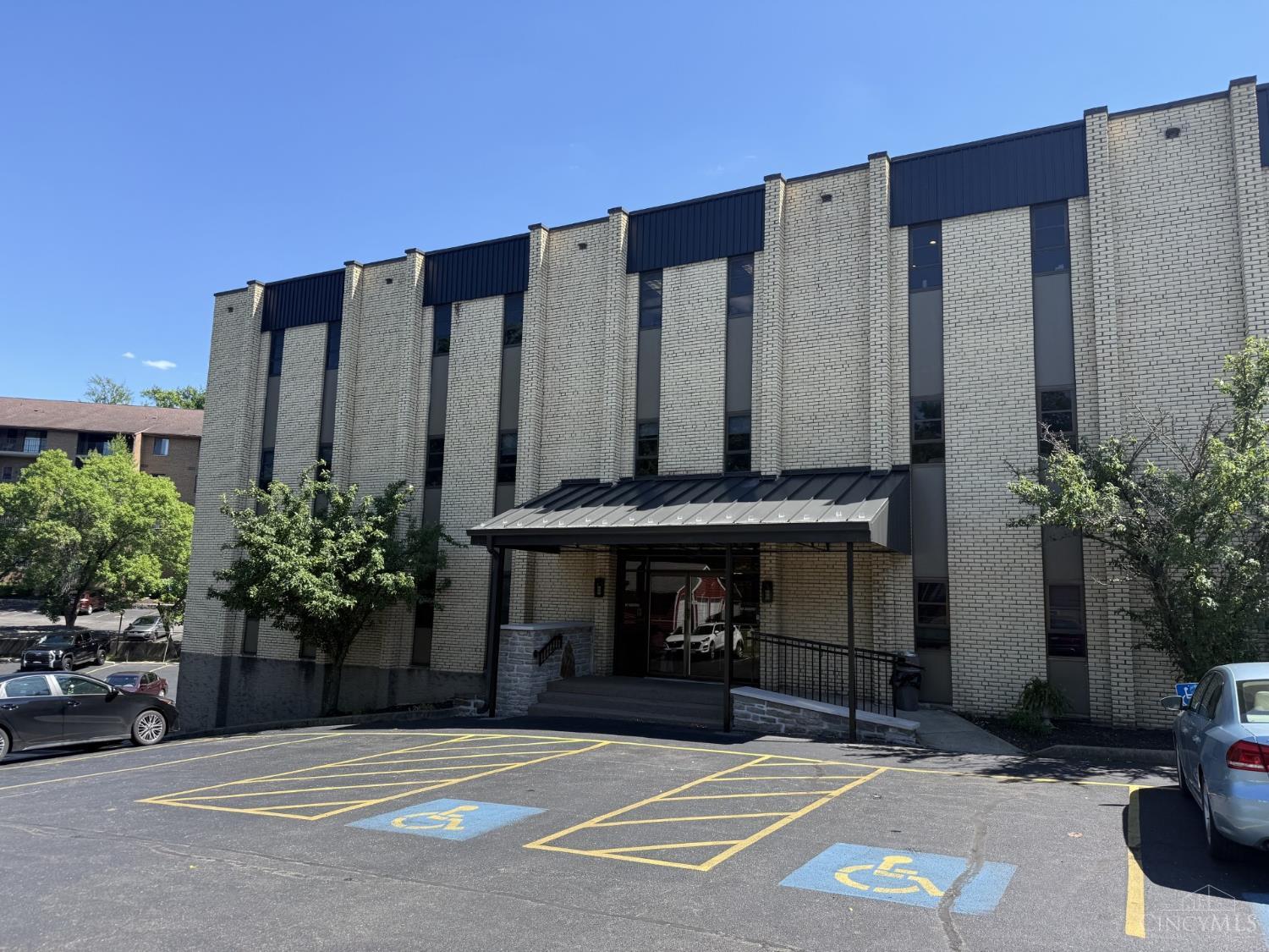 3012 Glenmore Ave, Cincinnati, OH 45238
