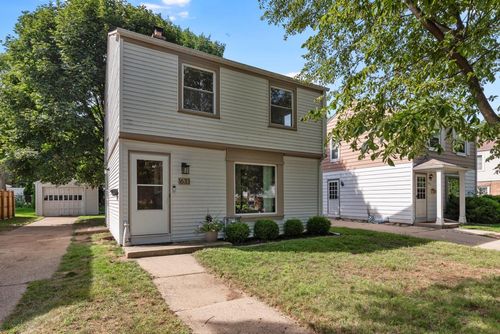 1633 E Eden Place, Saint Francis, WI, 53235 | Card Image