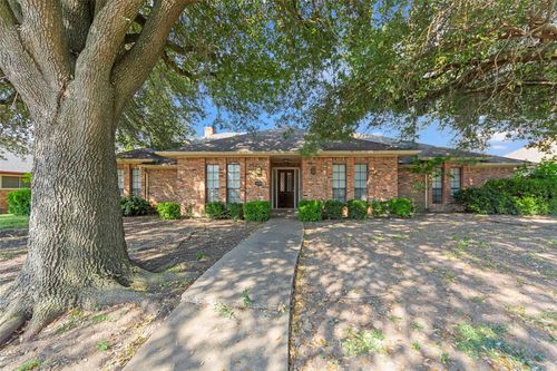 1445 Thunderbrook Dr, Desoto, TX, 75115-2931 | Card Image
