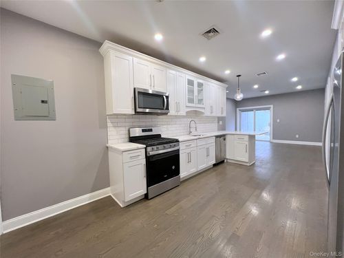 6802 Jay Ave, Maspeth, NY, 11378-1620 | Card Image