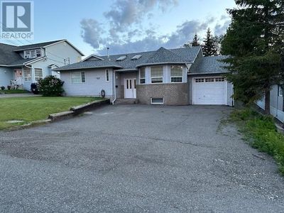 6873 Aldeen Rd, House other with 4 bedrooms, 3 bathrooms and null parking in Prince George BC | Image 2