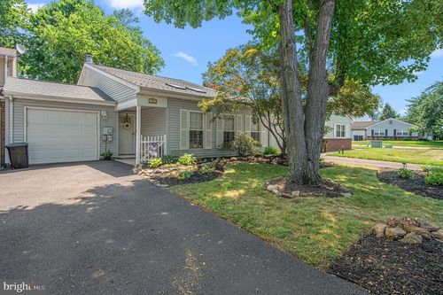 15 Hidden Valley Ln, NEWTOWN, PA, 18940-1443 | Card Image