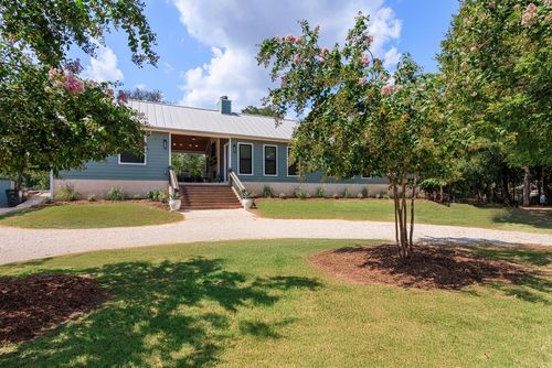 104 River Road Cir, Wimberley, TX, 78676-5060 | Card Image
