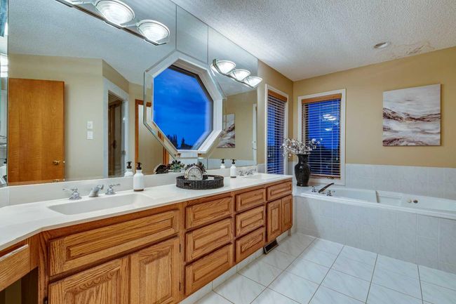 13 Sunset Cove Se, House detached with 5 bedrooms, 4 bathrooms and 8 parking in Calgary AB | Image 15