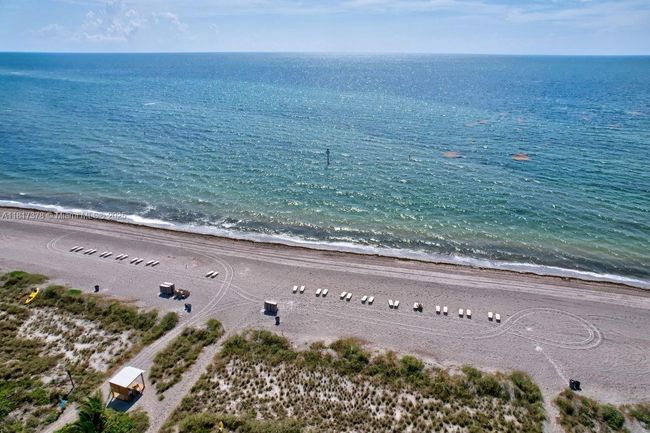 APT-200 - 201 Crandon Blvd, Condo with 3 bedrooms, 3 bathrooms and null parking in Key Biscayne FL | Image 19