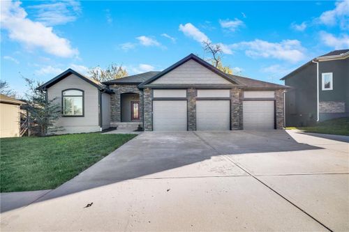 1405 Nw Cottonwood Drive, Grain Valley, MO, 64029 | Card Image