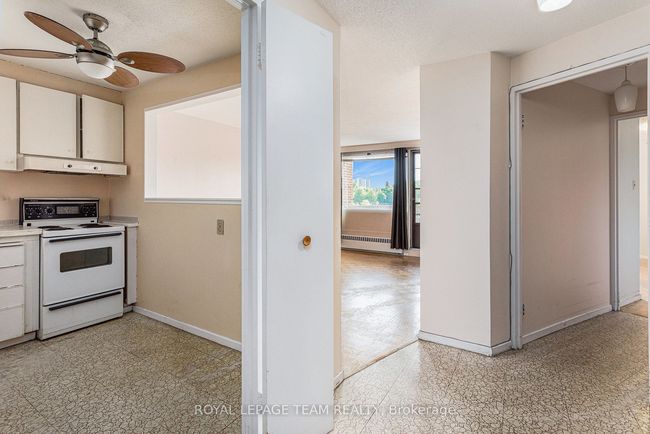 208 - 3100 Carling Ave, Condo with 1 bedrooms, 1 bathrooms and 1 parking in Nepean ON | Image 4