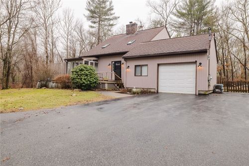 235 Lippitt Ave, Cranston, RI, 02921-3011 | Card Image