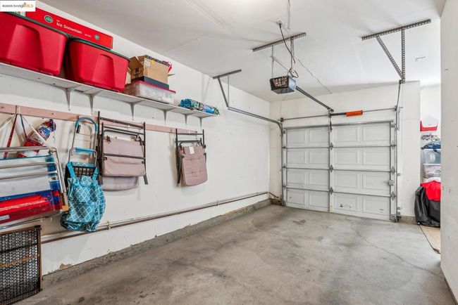 664 Prince Albert Way, Home with 2 bedrooms, 2 bathrooms and 1 parking in Brentwood CA | Image 36