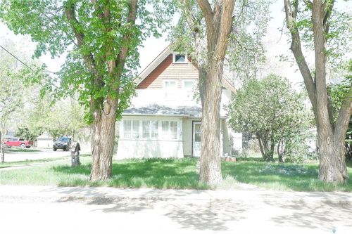 113 2nd Ave W, Mossbank, SK, S0H0S0 | Card Image