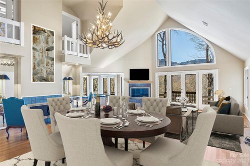 304 Vista Trl, Linville, NC, 28646-8195 | Card Image