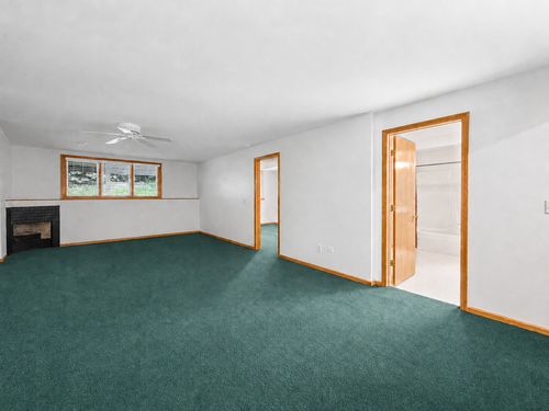 3981 Prairie Ln, Bettendorf, IA, 52722-2264 | Card Image