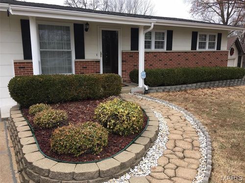 3015 Copenhagen Dr, Saint Louis, MO, 63125-3904 | Card Image