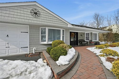 280 Terry Rd, Smithtown, NY, 11787-5501 | Card Image