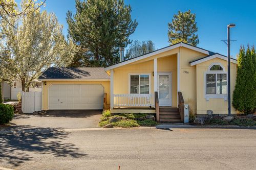 2400 Sw Phlox Pond Dr, Redmond, OR, 97756-8935 | Card Image