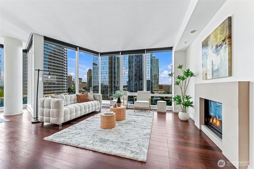 1205-500 106th Ave Ne, Bellevue, WA, 98004-5082 | Card Image
