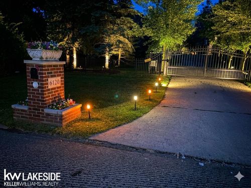 6120 Evanswood Rd, TROY, MI, 48085-1134 | Card Image