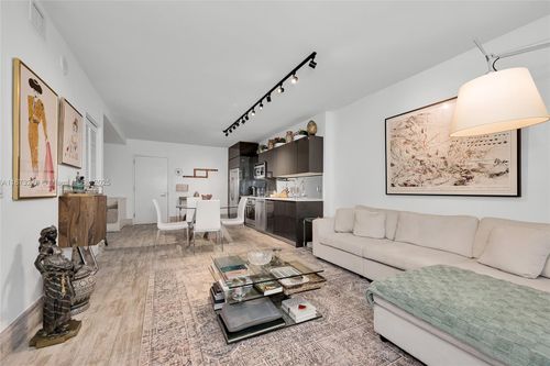 apt-304-31 Se 6th St, Miami, FL, 33131-3099 | Card Image