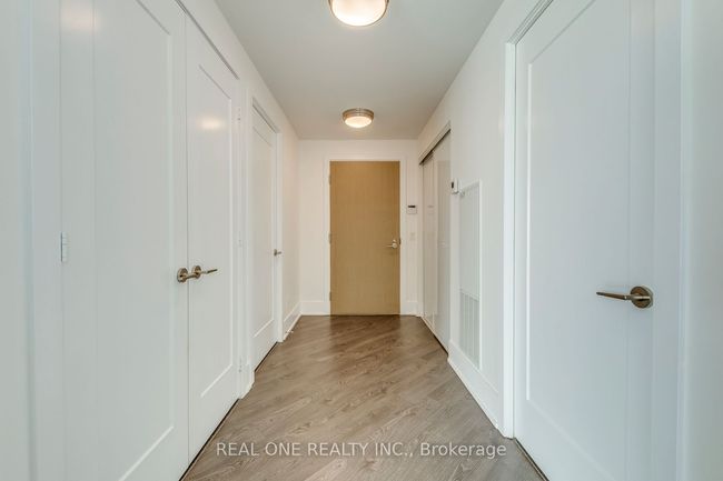 818 - 1 Edgewater Dr, Condo with 2 bedrooms, 3 bathrooms and null parking in Toronto ON | Image 5