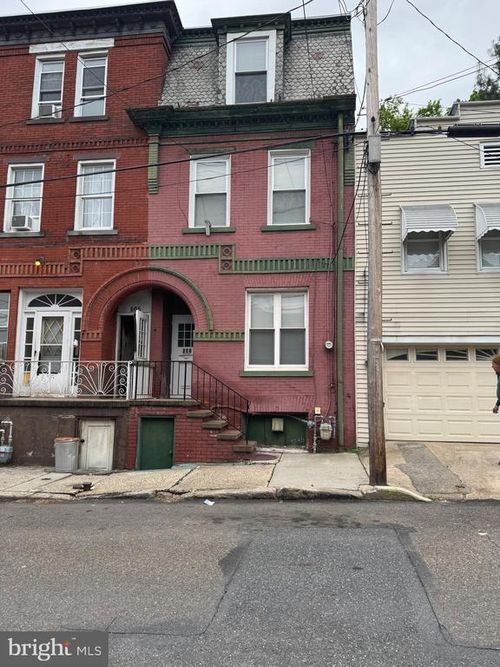 607 W Norwegian St, POTTSVILLE, PA, 17901-2824 | Card Image