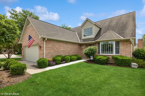 914 Wedgewood Dr, Crystal Lake, IL, 60014-6953 | Card Image