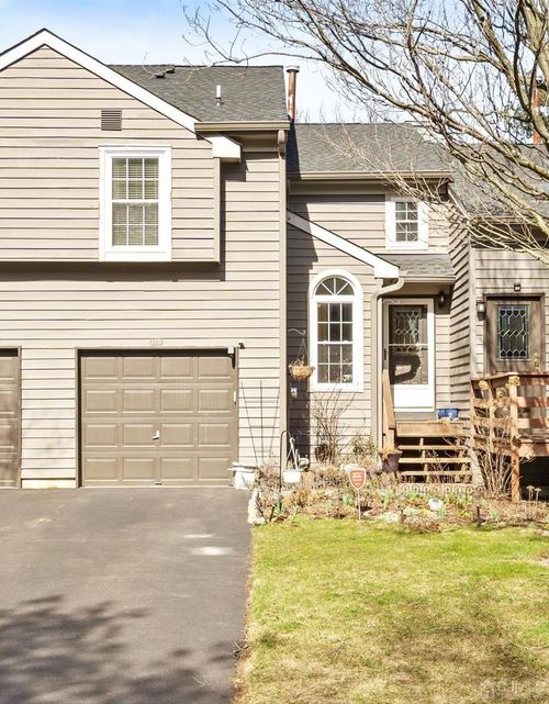 31-D Chicopee Dr, Princeton, NJ, 08540-1826 | Card Image