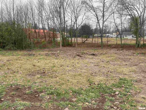 205 N Stuyvesant St, Benton, IL, 62812-3636 | Card Image