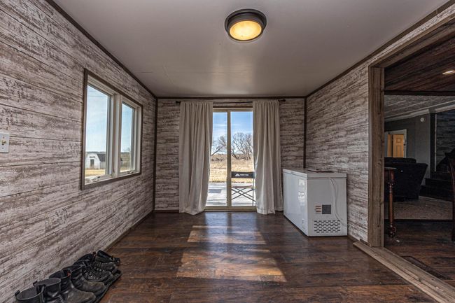 5-Mudroom w patio access.jpg | Image 5