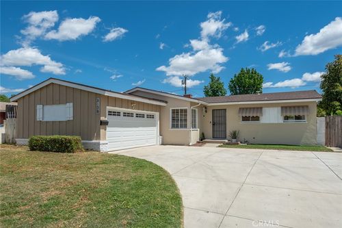 8138 Irondale, Winnetka, CA, 91306 | Card Image