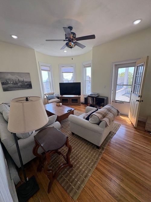 2-100 Summit Ave, Winthrop, MA, 02152-1038 | Card Image