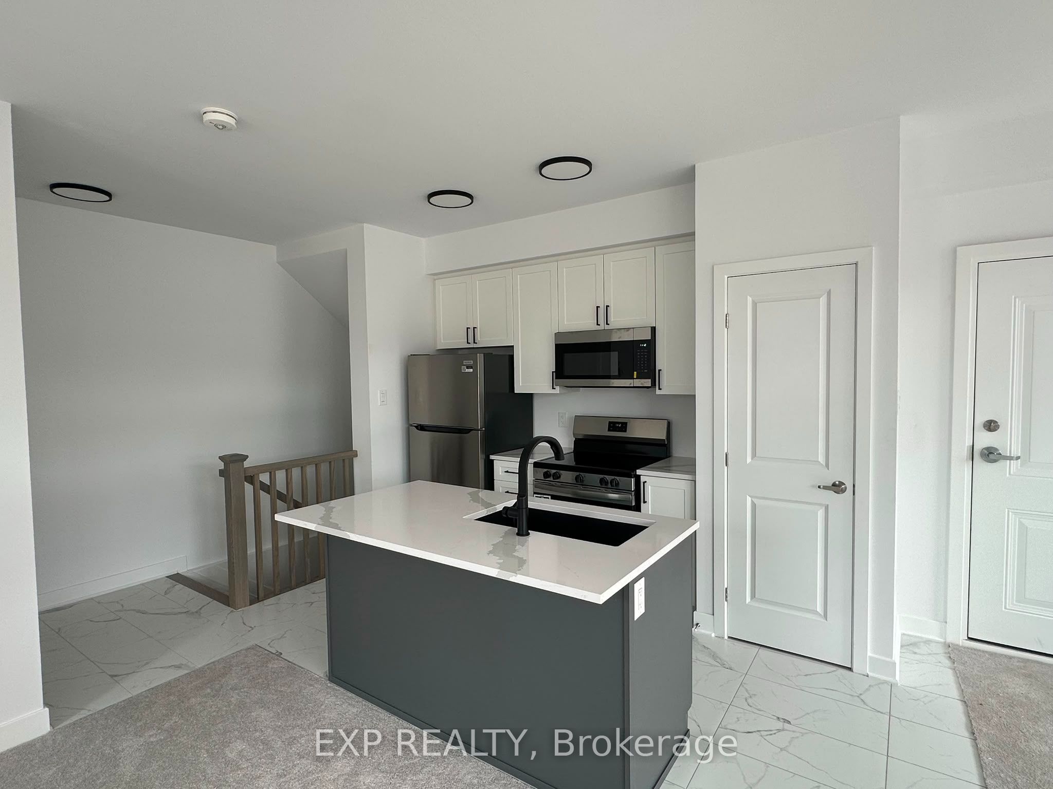 Residential Lease in Blossom Park - Airport and Area 3