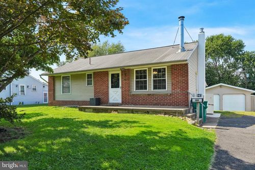 3213 Malinda Dr, BRISTOL, PA, 19007-6516 | Card Image