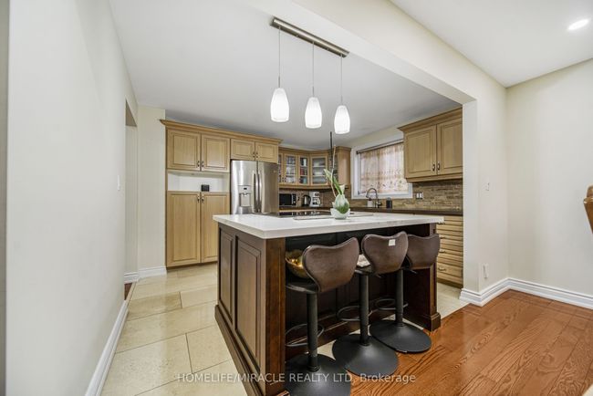 38 River View Dr, House other with 4 bedrooms, 3 bathrooms and 4 parking in Brampton ON | Image 14