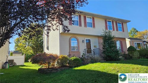 2242 W Walnut St, Allentown, PA, 18104-6342 | Card Image