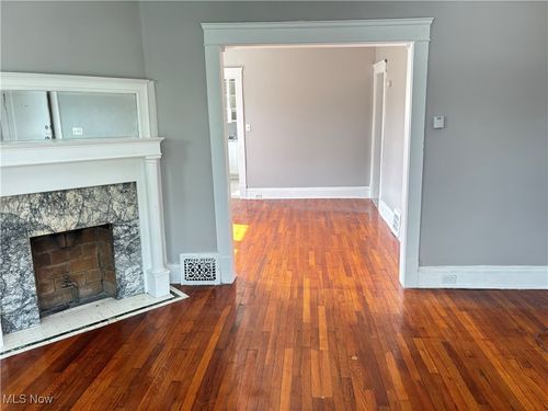 2-1278 E 115th St, Cleveland, OH, 44108-3755 | Card Image