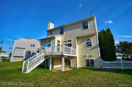 88 Champlain Blvd, Howell, MI, 48843-6804 | Card Image