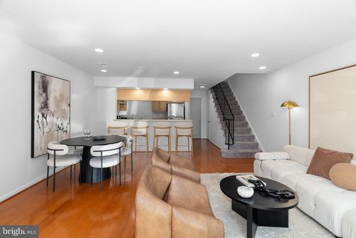 d-2117 N Monroe St, ARLINGTON, VA, 22207-3867 | Card Image