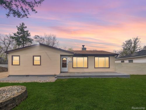 15870 Allen Rd, Taylor, MI, 48180-5355 | Card Image