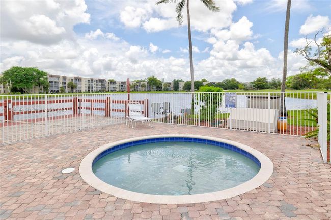APT-101 - 9510 Seagrape Dr, Condo with 3 bedrooms, 2 bathrooms and null parking in Davie FL | Image 49
