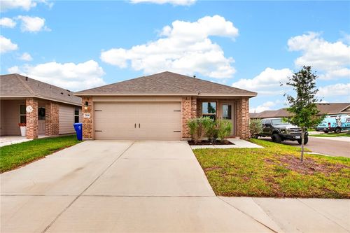 7646 Shadow Rider Ln, Corpus Christi, TX, 78414-1426 | Card Image