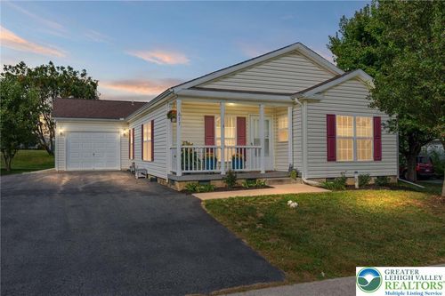 677 Biltmore Ave, Forks Twp, PA, 18040-7447 | Card Image