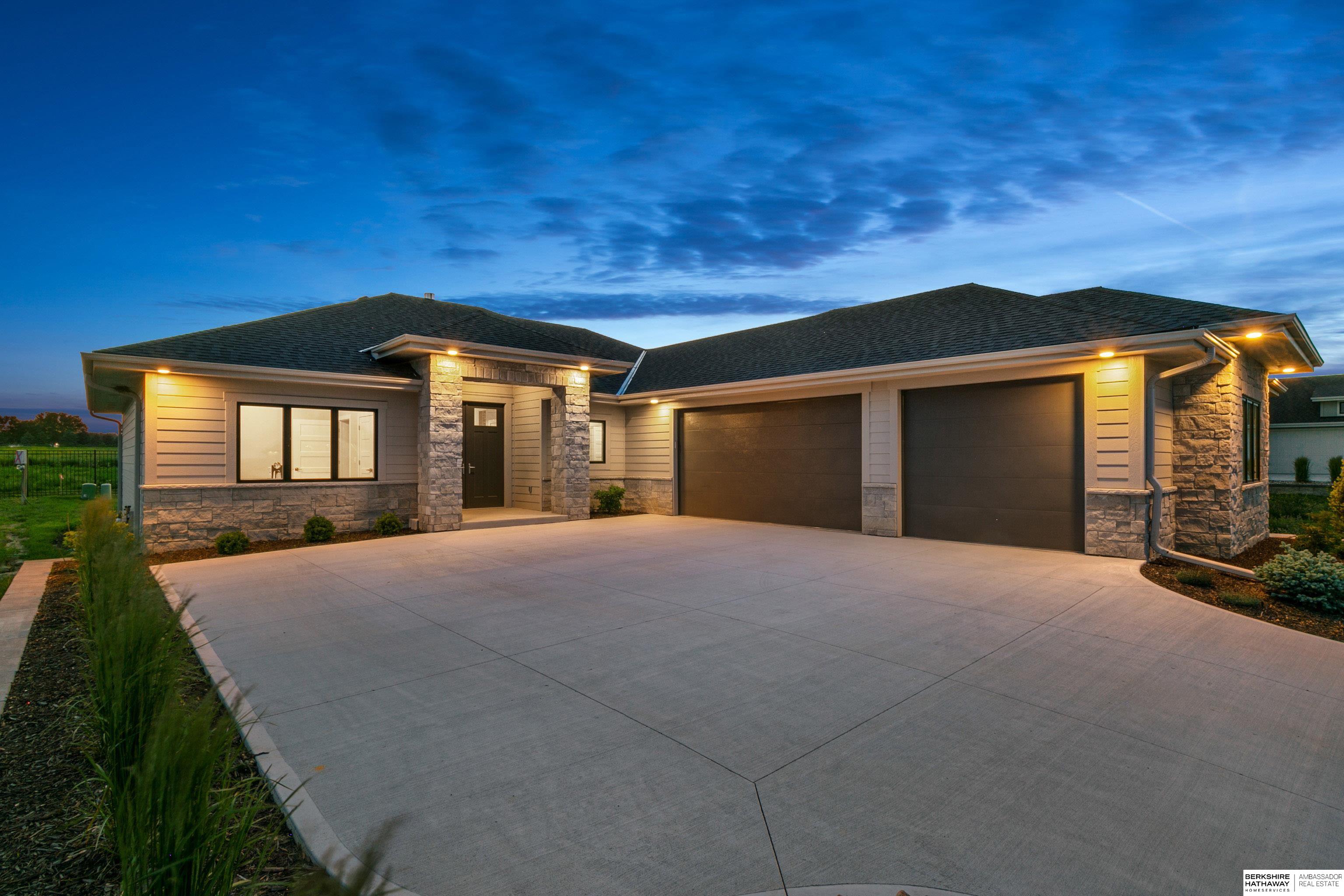 209th Ct, Elkhorn, NE 68022