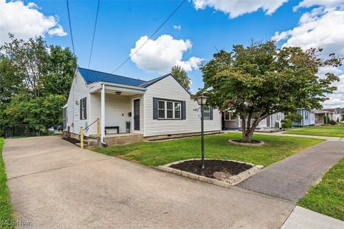 117 E 6th St, Williamstown, WV, 26187-1601 | Card Image