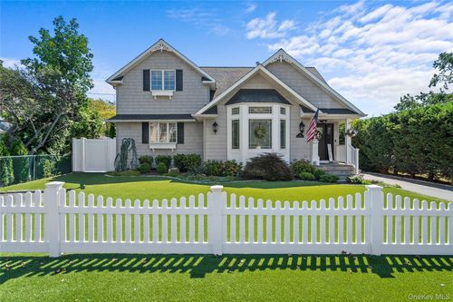 24 Lebrun Ave, Amityville, NY, 11701-4222 | Card Image