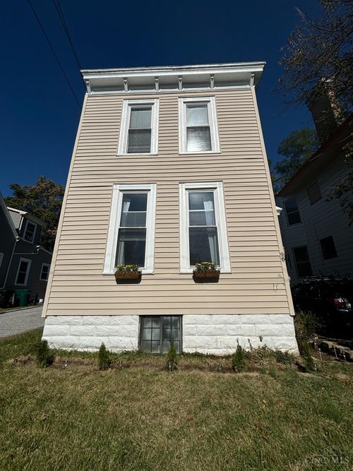 96 Juergens Ave, Cincinnati, OH, 45220-1288 | Card Image
