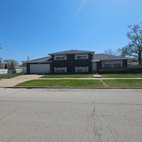 14101 S Saginaw Ave, Burnham, IL, 60633-2110 | Card Image