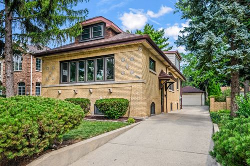 2009 Linden Ave, Park Ridge, IL, 60068-5633 | Card Image
