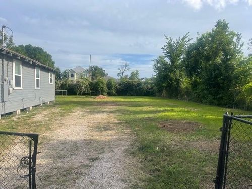 1312 E 35th St, Houston, TX, 77022-6412 | Card Image