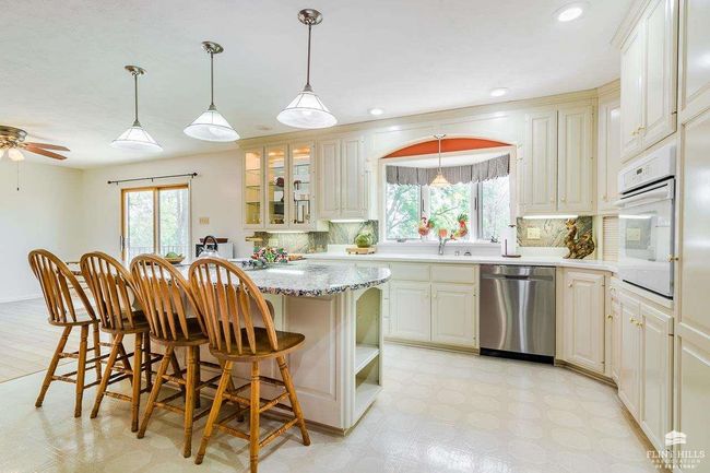 1505 Grandview Dr, House other with 3 bedrooms, 2 bathrooms and null parking in Wamego KS | Image 7
