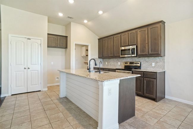 116 Springwood Ranch Loop, House other with 4 bedrooms, 2 bathrooms and null parking in Springtown TX | Image 8
